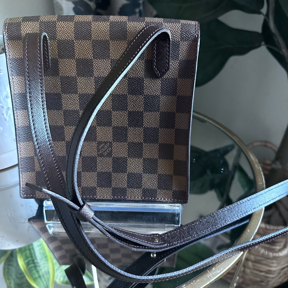 Louis Vuittom Damier Ebene Pamlico Crossbody - Picture 4 of 8